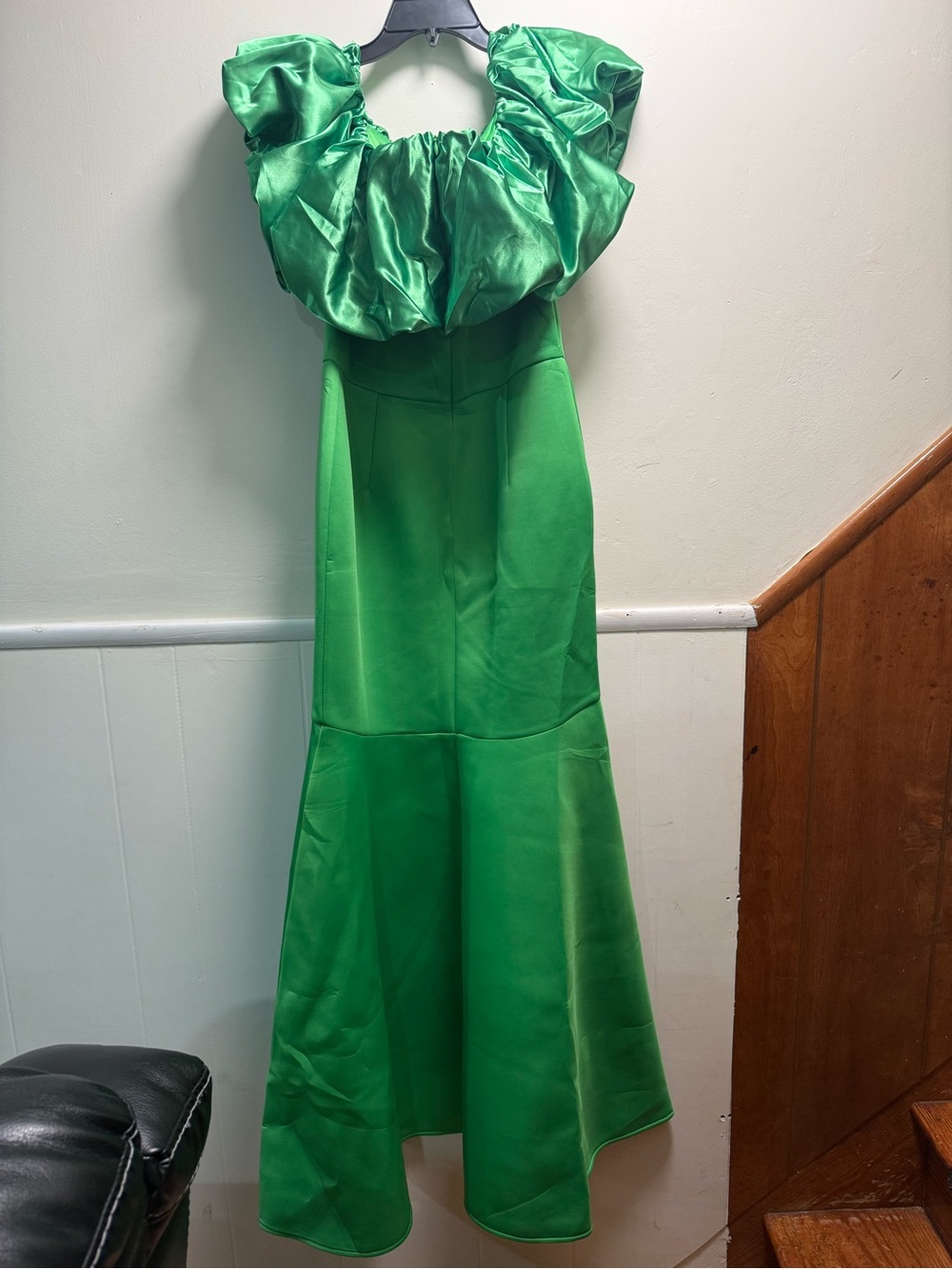 Green Ruffle-Shoulder Evening Dress - Picture 2 of 4